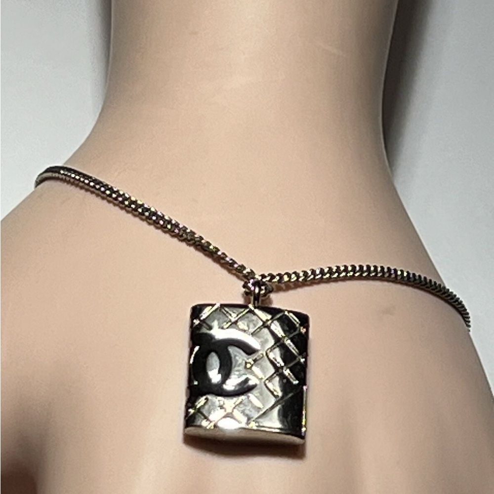 CHANEL cambon Logo CC pendant Bracelet - Picture 2 of 9